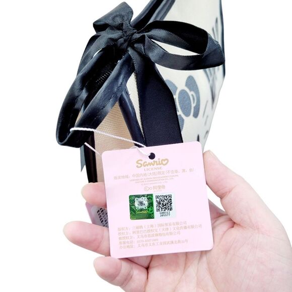 Brand New Sanrio Hello Kitty Cream & Black Color Cosmetics Bag / Pencil Case - Picture 7 of 7